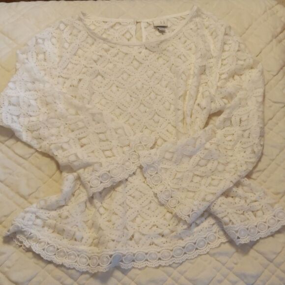 XXL White Lace Long Bell Sleeve Blouse - Picture 2 of 7